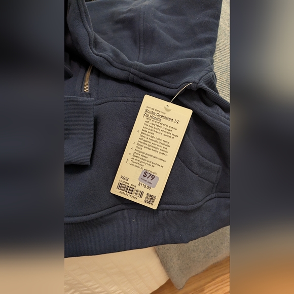 Lululemon navy scuba half zip S - Picture 3 of 3